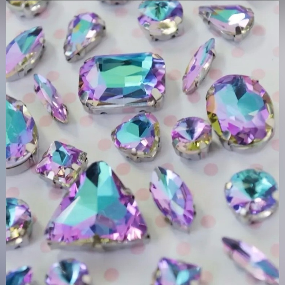 Decorative Iridescent Green & Pink Rhinestones | DIY & Sewing | New | 50 Pieces - Picture 3 of 6
